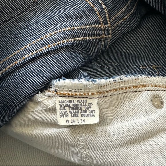 Vintage Levi's Cutoff Shorts 27 - Picture 3 of 3